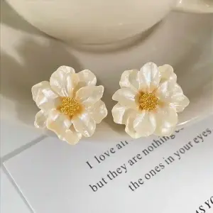 Elegant White Flower Stud Earrings Golden Stamen for Women Big Double Layer Gardenia Earrings