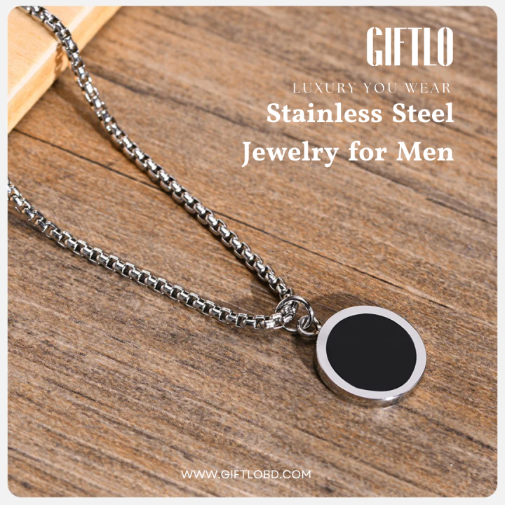 Mens Oval Round Pendent - Silver Edition