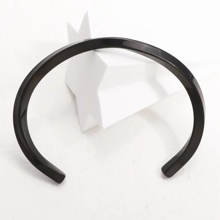 Twisted Bracelet – Black Edition